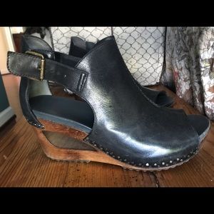 Dansko wedges